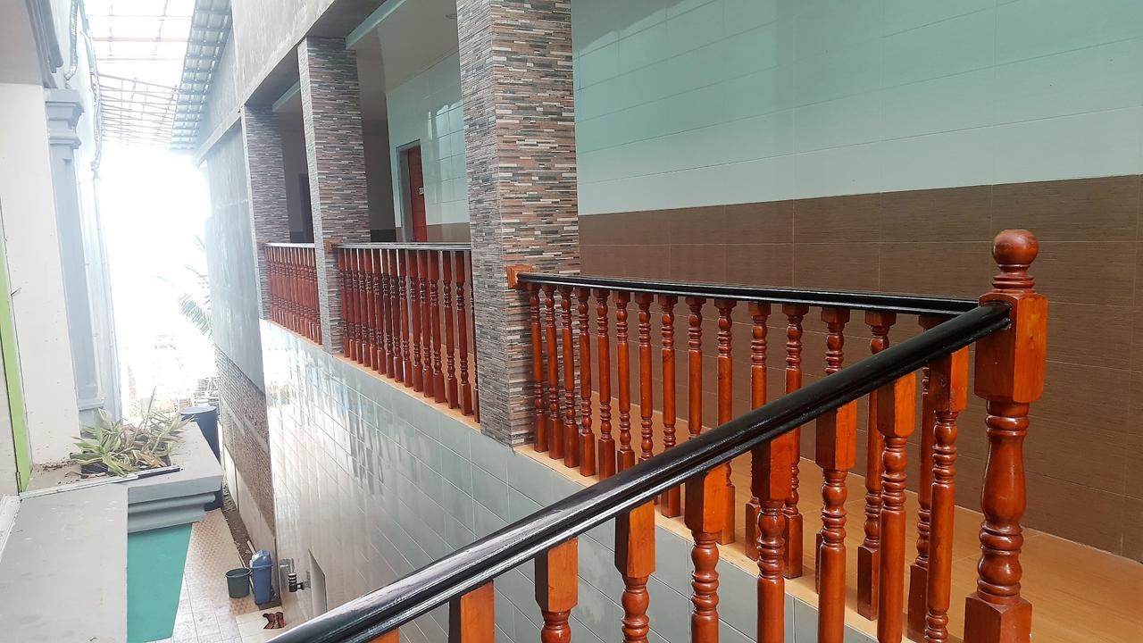 Nasional Hotel Гунунгситоли Экстерьер фото