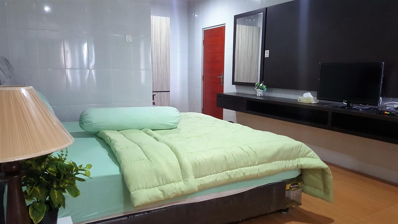 Nasional Hotel Гунунгситоли Экстерьер фото